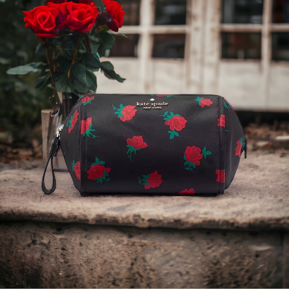 Kate Spade Medium Cosmetic Case NWT